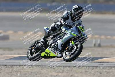 media/Oct-02-2025-Racers Edge (Thu) [[2c91cb6ab3]]/3-B Group/Session 2-Turn 14 (11am)/